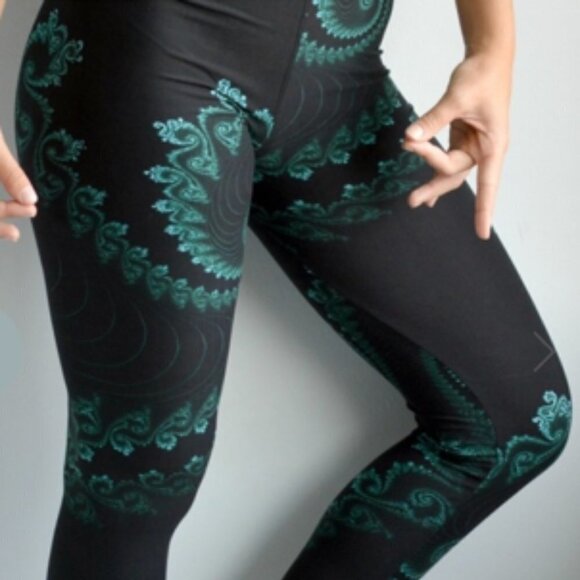 LEGGINGS DEPOT Green & Black Print Full Length Leggings Size 18 NWT - Picture 1 of 4